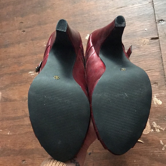 Red open toe heels - Picture 5 of 5